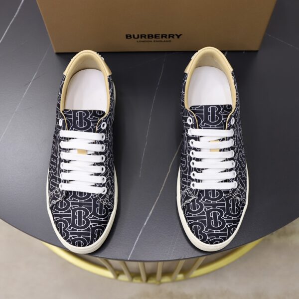 Burberry Canvas Black