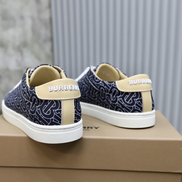 Burberry Canvas Black