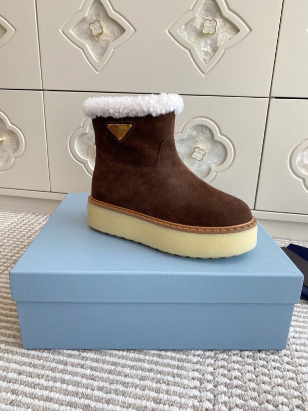 Prada Boots Brown
