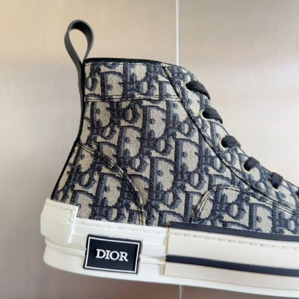 Dior  B23 High Color