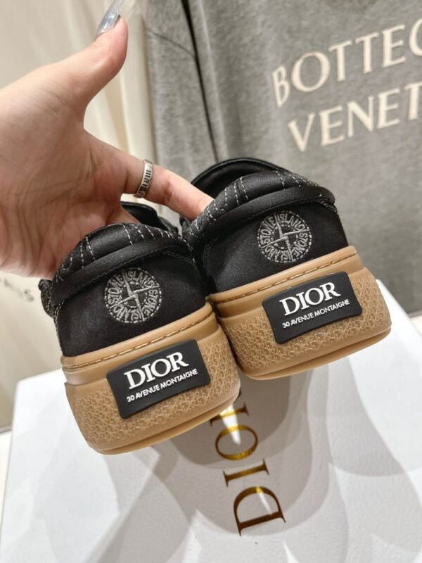 Dior Walk'n Black