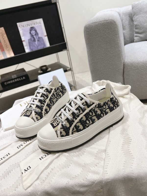 Dior Walk'n  Christian Dior Black and Khaki