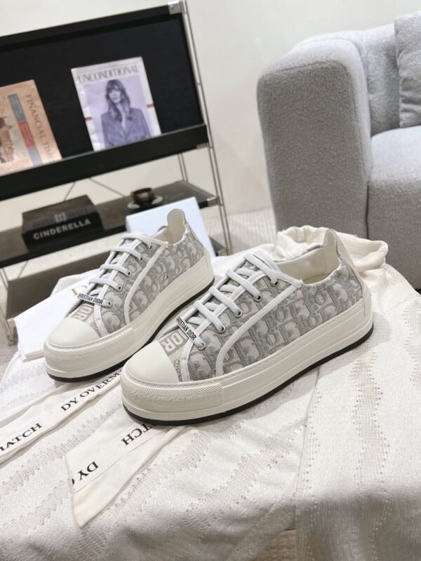 Dior Walk'n  Christian Dior Grey