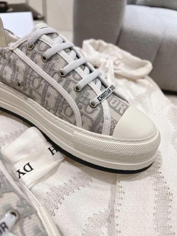 Dior Walk'n  Christian Dior Grey