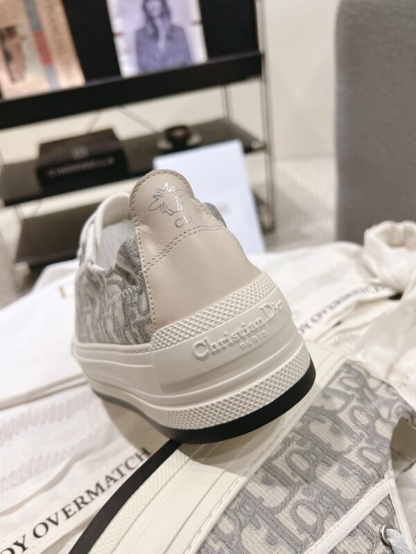 Dior Walk'n  Christian Dior Grey