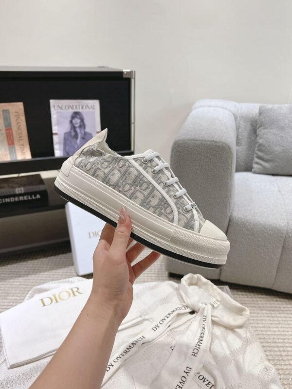 Dior Walk'n  Christian Dior Grey