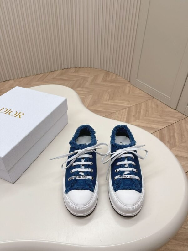 Dior Walk'n  Lake Blue