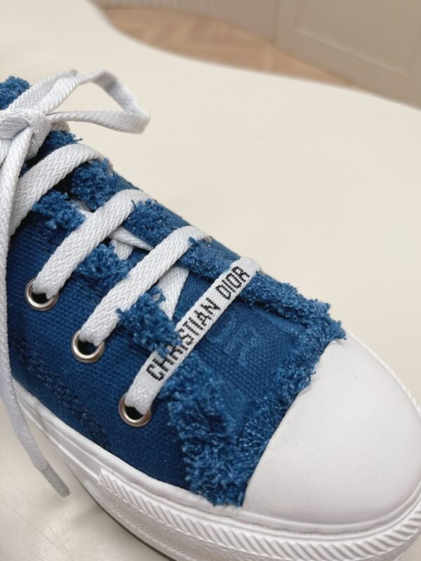 Dior Walk'n  Lake Blue