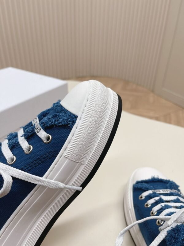 Dior Walk'n  Lake Blue