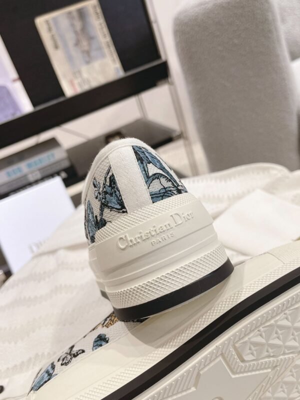 Dior Walk'n  Blue Butterfly