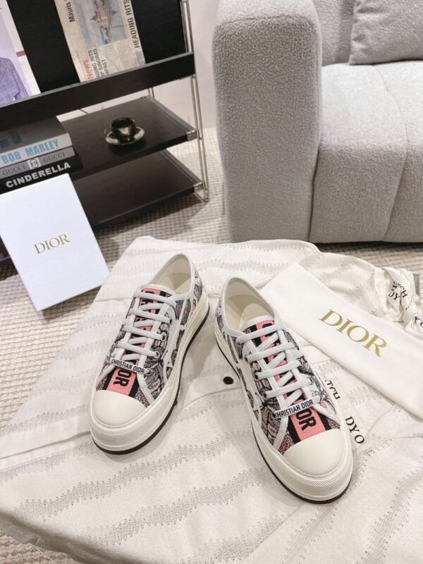 Dior Walk'n  Pink Butterfly