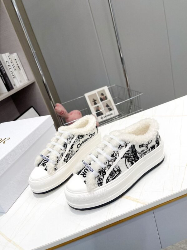 Dior Walk'n  Winter Black and White