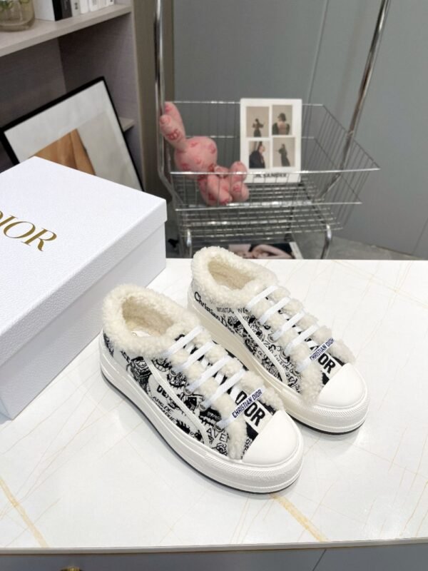 Dior Walk'n  Winter Black and White