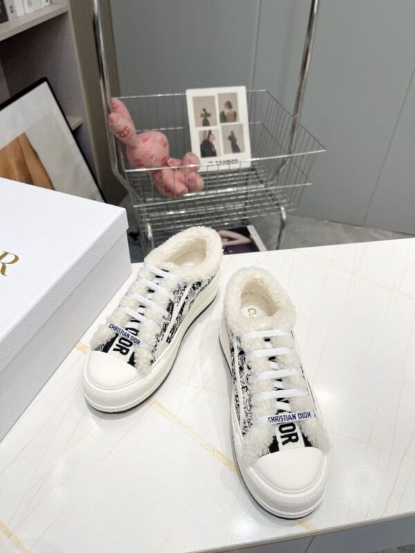 Dior Walk'n  Winter Black and White