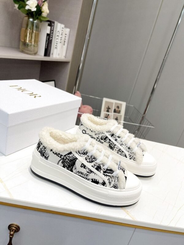 Dior Walk'n  Winter Black and White