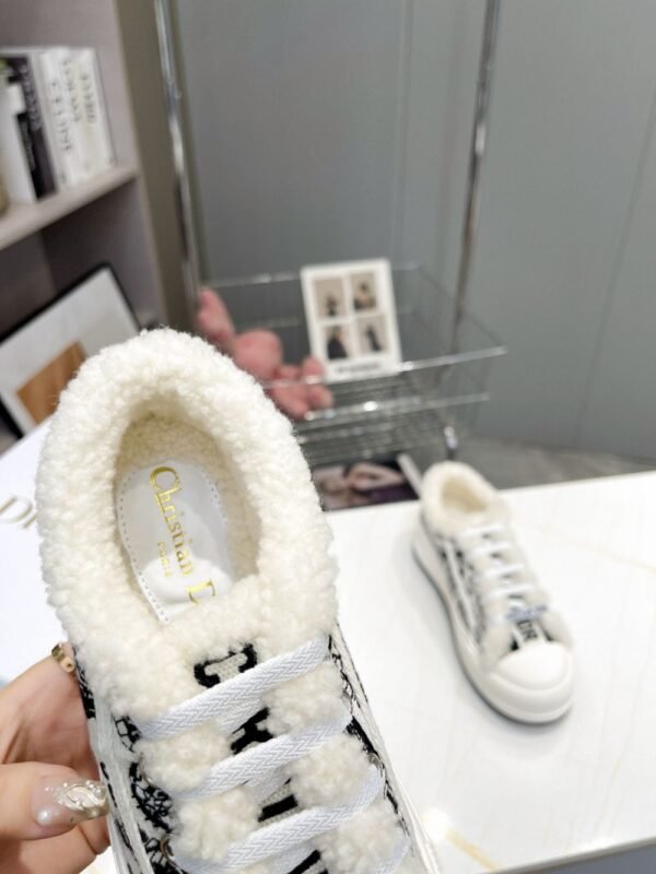 Dior Walk'n  Winter Black and White