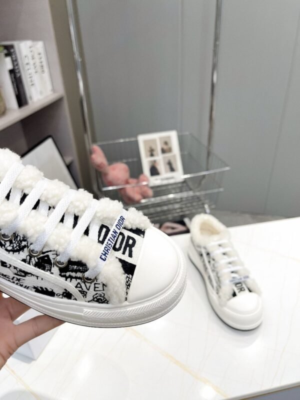 Dior Walk'n  Winter Black and White