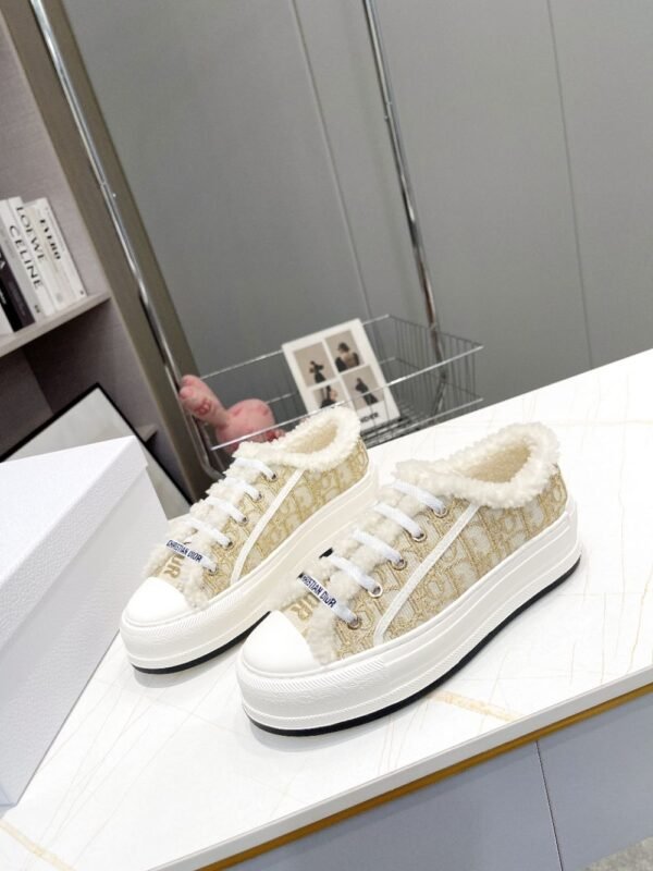 Dior Walk'n  Winter Gold