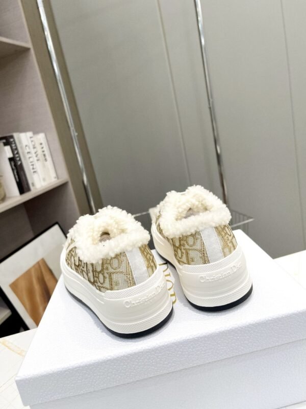 Dior Walk'n  Winter Gold