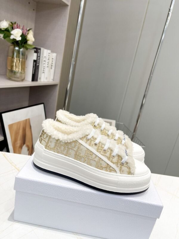 Dior Walk'n  Winter Gold