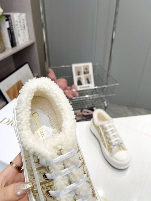 Dior Walk'n  Winter Gold