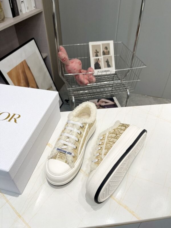 Dior Walk'n  Winter Gold