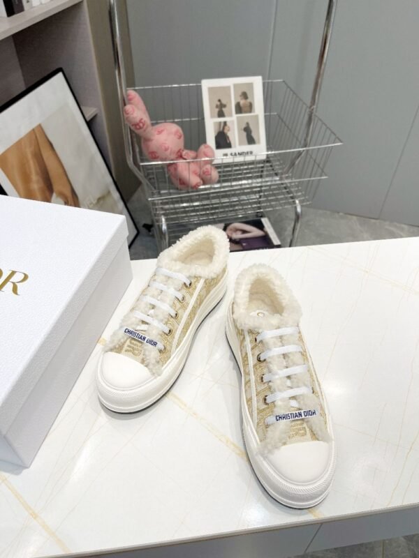 Dior Walk'n  Winter Gold