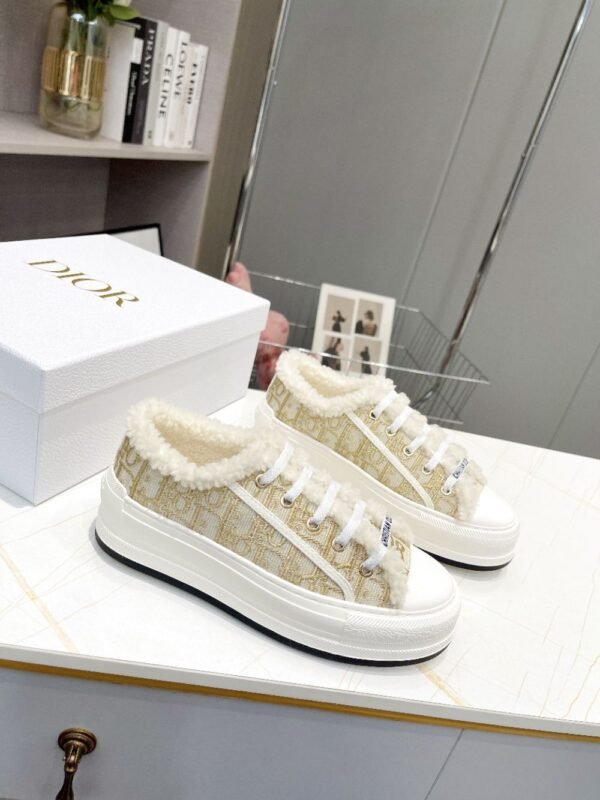 Dior Walk'n  Winter Gold