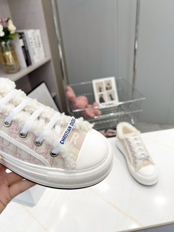 Dior Walk'n  Winter Pink