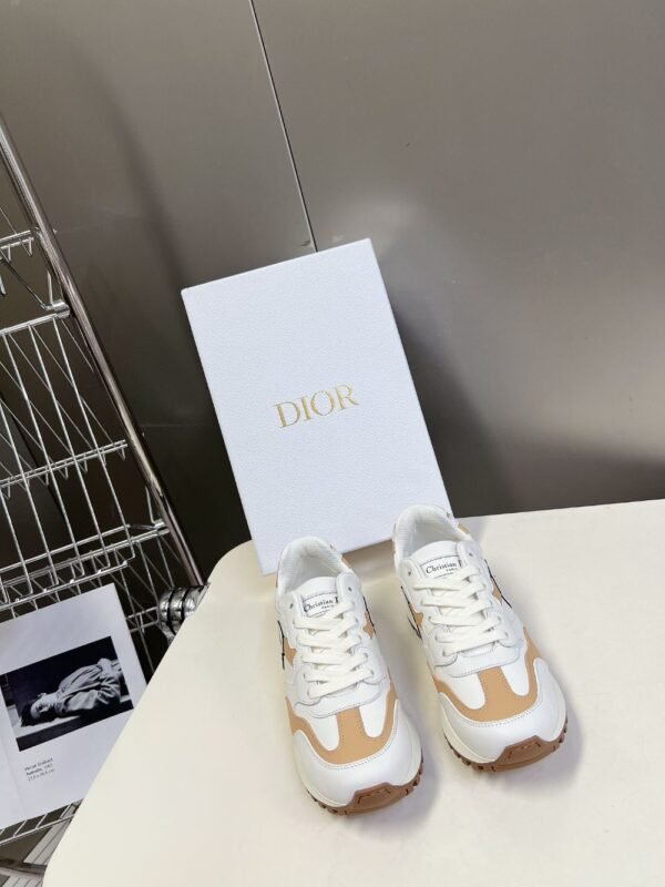 Dior C'est White and Pink