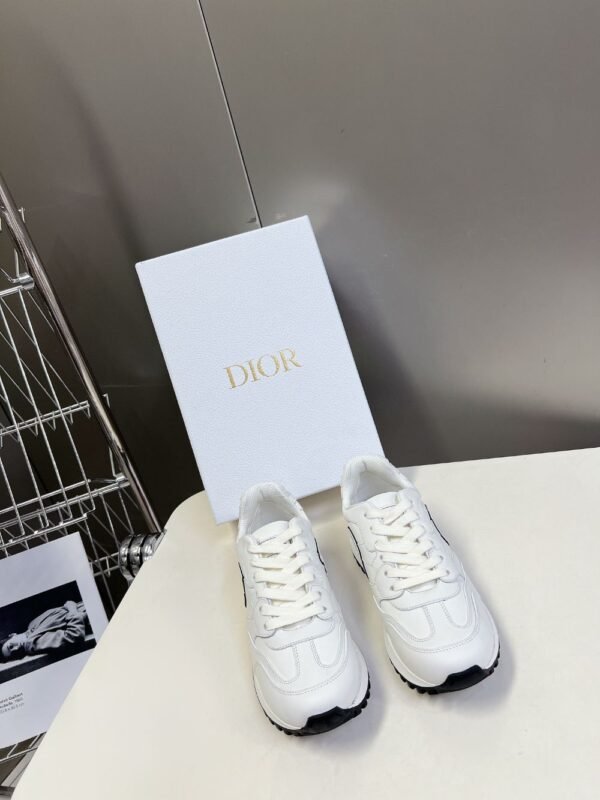 Dior C'est White