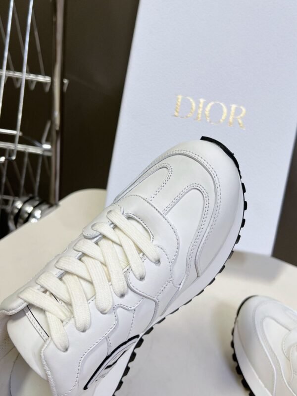 Dior C'est White