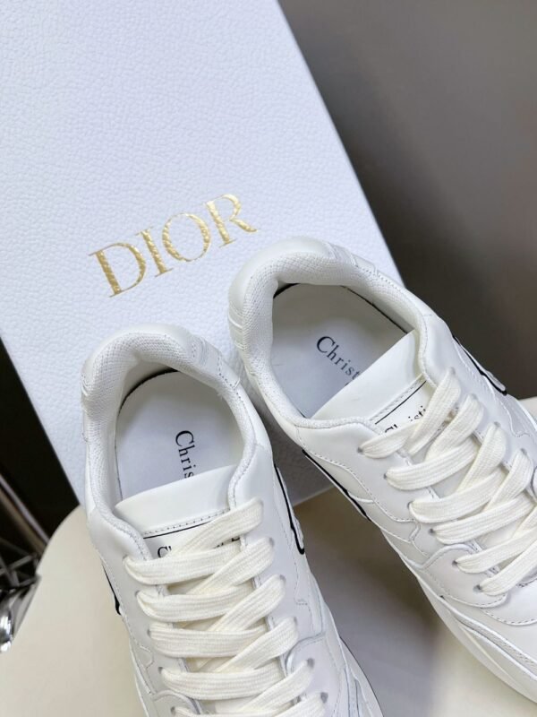 Dior C'est White