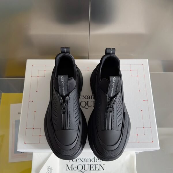 Alexander Mcqueen Tread Slick Black
