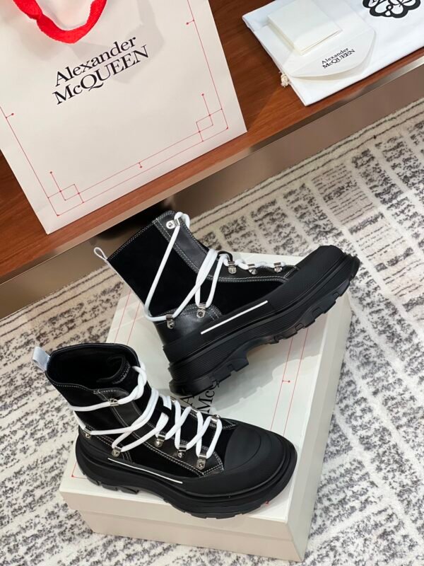 Alexander Mcqueen Tread Slick Martin Boots Black and White