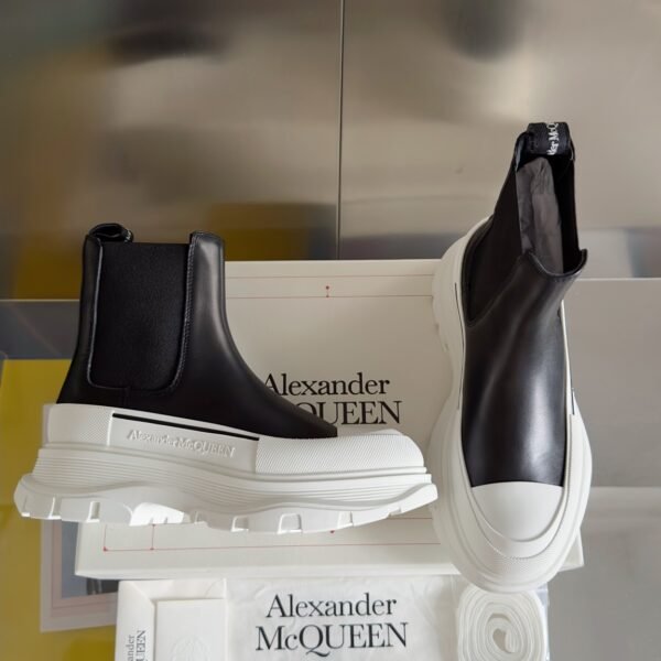 Alexander Mcqueen  Chelsea Boots White and Black