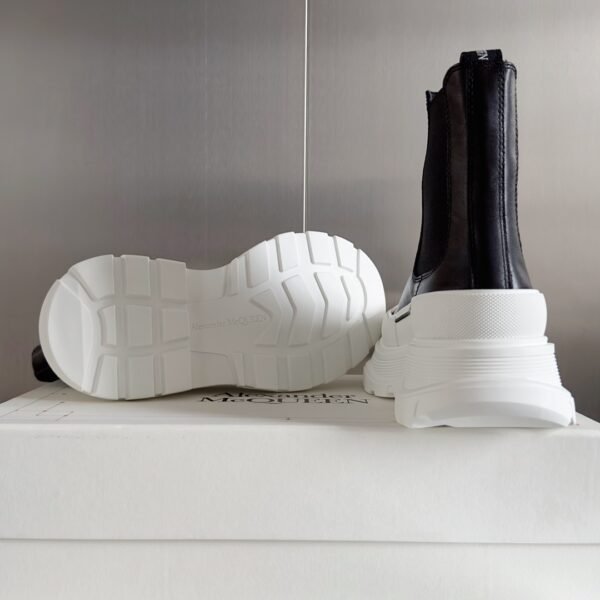 Alexander Mcqueen  Chelsea Boots White and Black