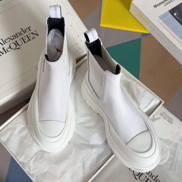 Alexander Mcqueen Chelsea Boots White