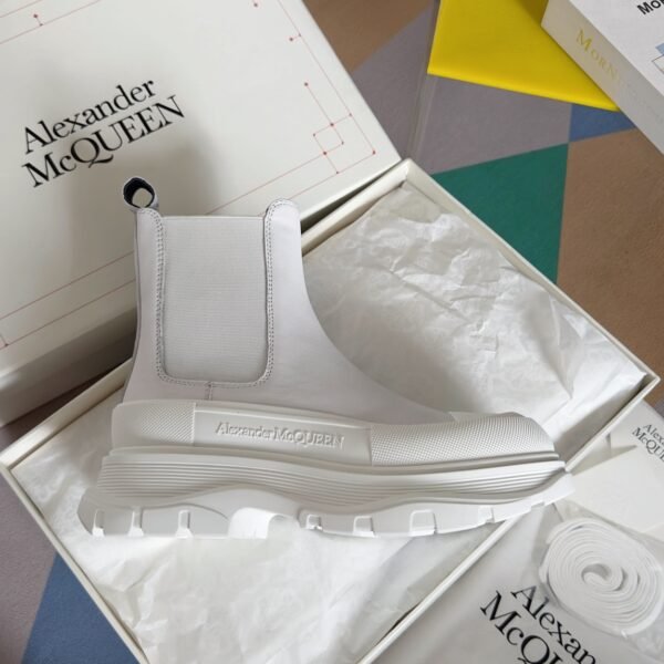 Alexander Mcqueen Chelsea Boots White