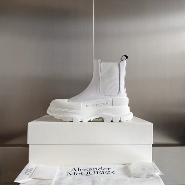 Alexander Mcqueen Chelsea Boots White