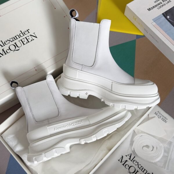 Alexander Mcqueen Chelsea Boots White