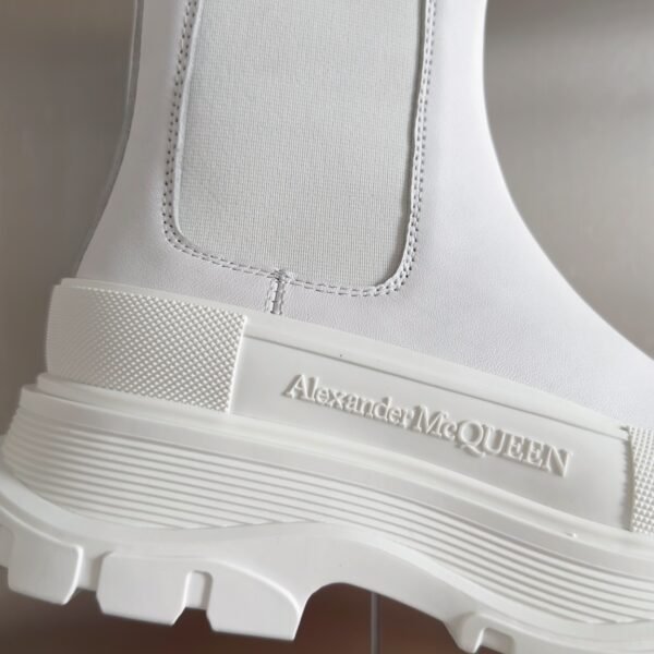 Alexander Mcqueen Chelsea Boots White