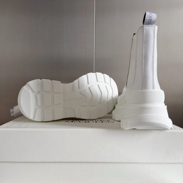 Alexander Mcqueen Chelsea Boots White