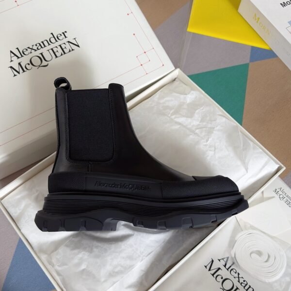 Alexander Mcqueen  Chelsea Boots Black