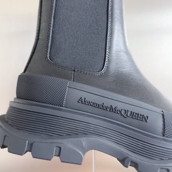 Alexander Mcqueen  Chelsea Boots Black