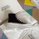 Alexander Mcqueen Lace-up White and Black
