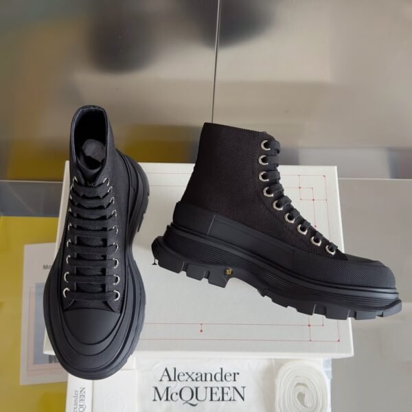 Alexander Mcqueen Lace-up Black