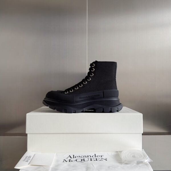 Alexander Mcqueen Lace-up Black