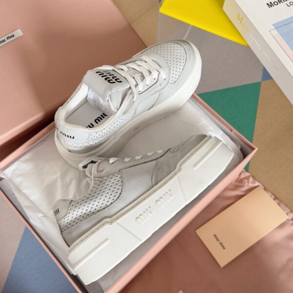 Miu Miu  Sneaker  Grey