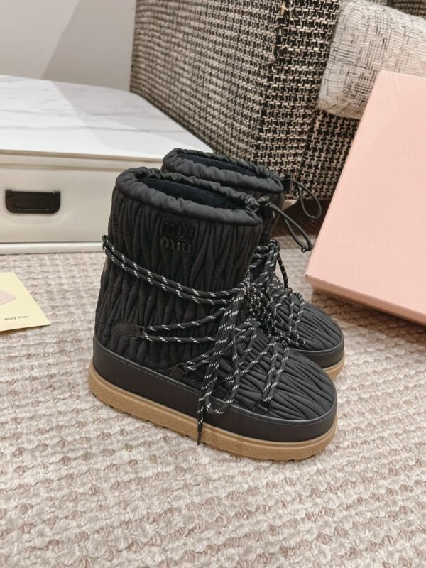 Miu Miu  Snow  Boots Down Wrinkles Black